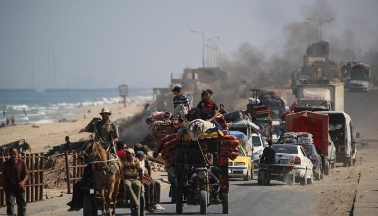  إسرائيل تفتح طريقا جديدا لمغادرة مدينة غزة مع توغل الدبابات 