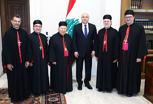 رئيس الجمهورية يبحث مع لجنة الشأن الوطني جهود توحيد الصفوف وتعزيز المصالحات بين اللبنانيين
