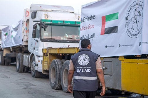 الإمارات تعزّز جسرها الإنساني إلى غزة: 4 قوافل جديدة تحمل 740 طناً من المساعدات ضمن عملية 