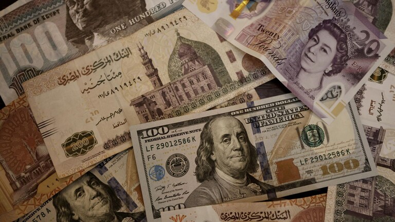 وسائل إعلام: مصر تنتظر تعويما جديدا للجنيه أمام الدولار