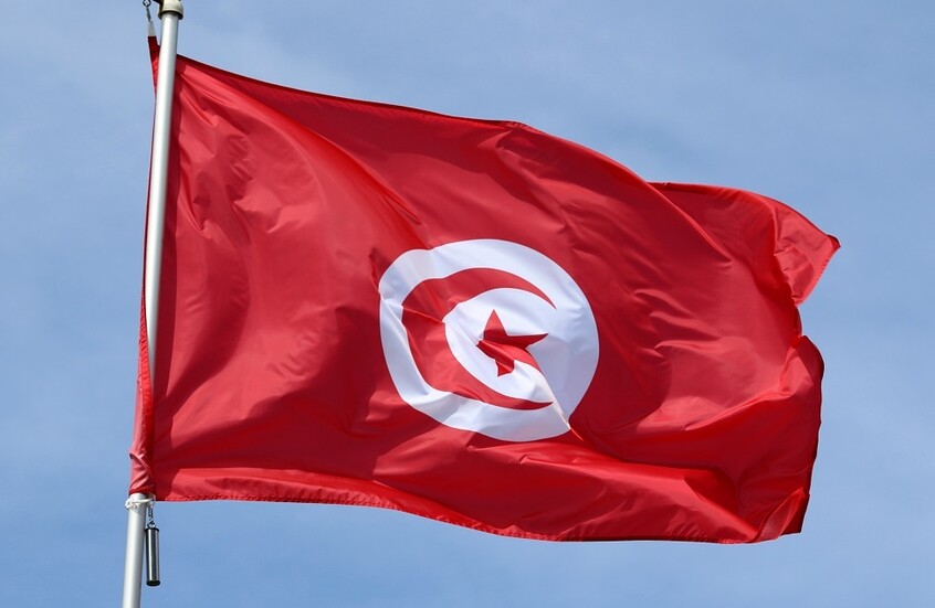 تونس تبدأ تطبيق