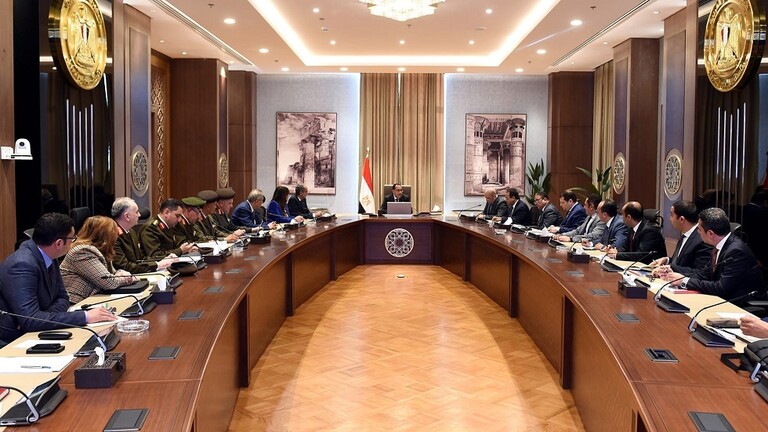 مجلس الوزراء المصري يزيد دعم السلع التموينية والمحروقات