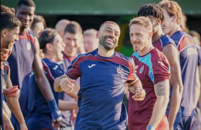 بعد ساعات من توقيع العقود.. محمد صلاح يخوض أول مران مع طرابزون سبور