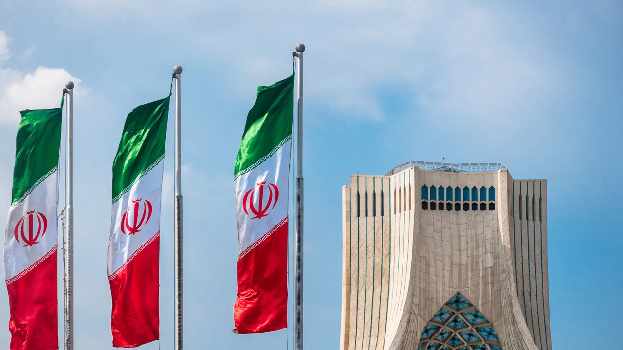 مستشار المرشد يرد على تهديدات ترامب: استهداف البنية التحتية الإيرانية سيهز أسس الهيمنة الأميركية
