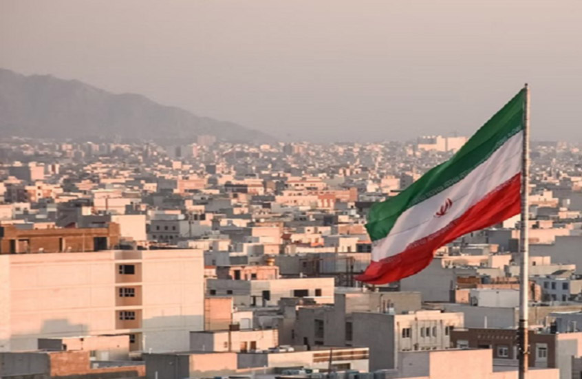 مهر: سماع دوي انفجارات في منطقة ميناء سيريك جنوب إيران