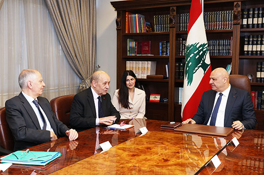 لودريان في بيروت: دعم فرنسي متجدد للبنان وترقب لنتائج مفاوضات واشنطن حول تثبيت وقف إطلاق النار