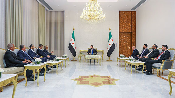 الشرع يستقبل وزير الاقتصاد والتجارة اللبناني عامر البساط في قصر الشعب بدمشق