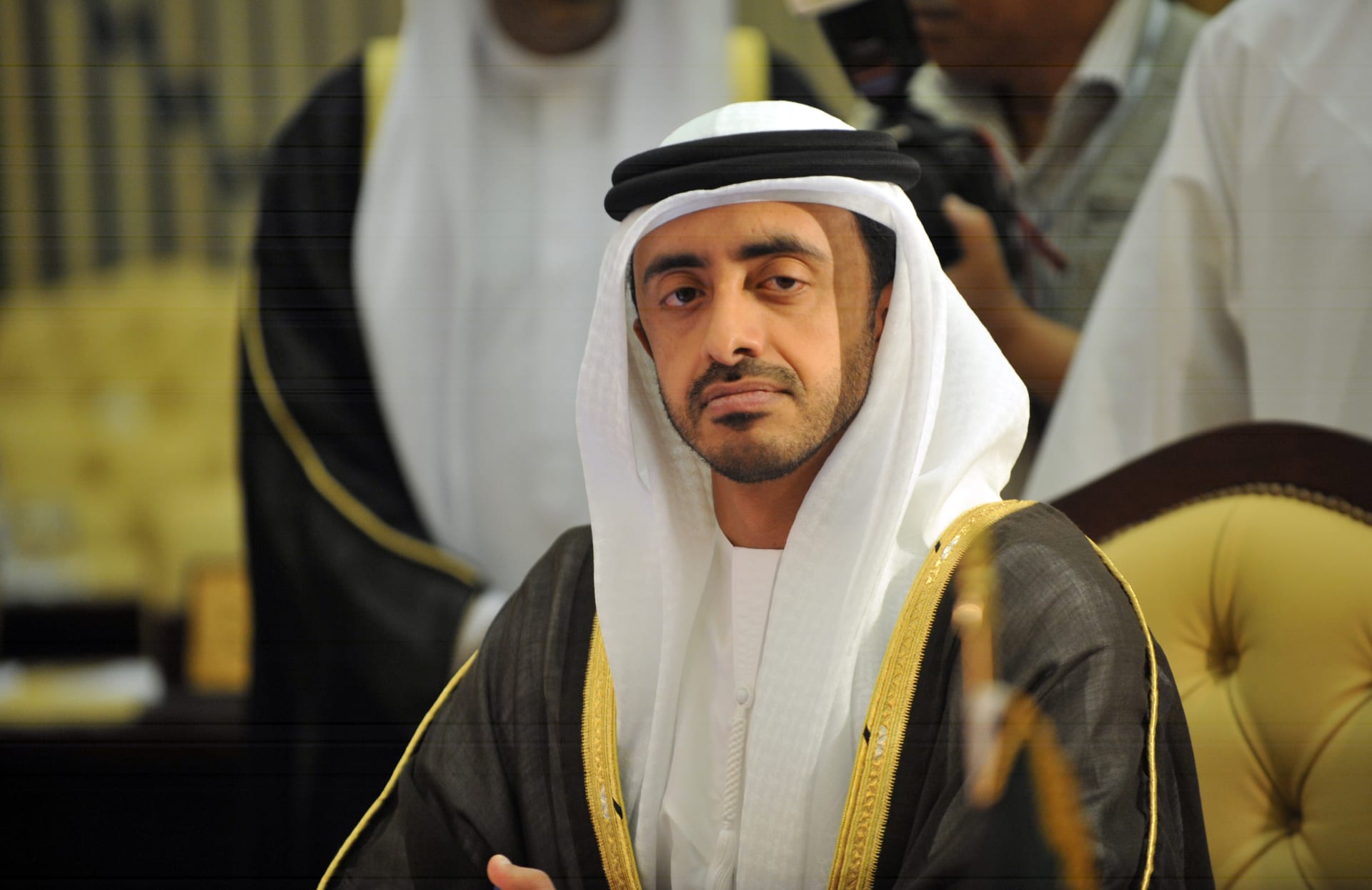 عبدالله بن زايد يؤكد تضامن الإمارات الكامل مع البحرين