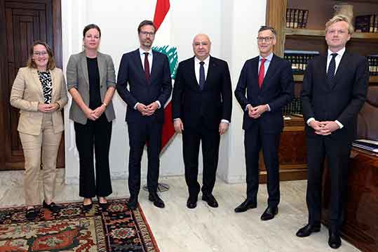 في لقاء مع وزير التجارة الهولندي… عون يشدّد على أن استقرار لبنان ركيزة للأمن الإقليمي والأوروبي